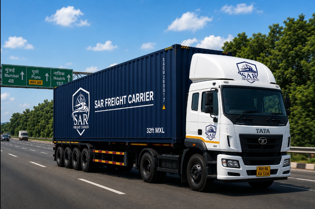 32ft MXL Container Truck on highway